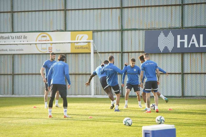 Çaykur Rizespor, Göztepe Maçı Hazırlıklarına Başladı