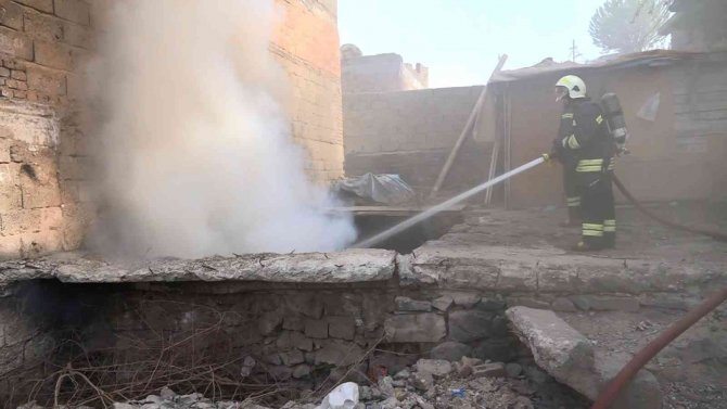 Diyarbakır’da Öldüren Şahsın Yakınları, Şüpheli Şahsın Evini Ateşe Verdi