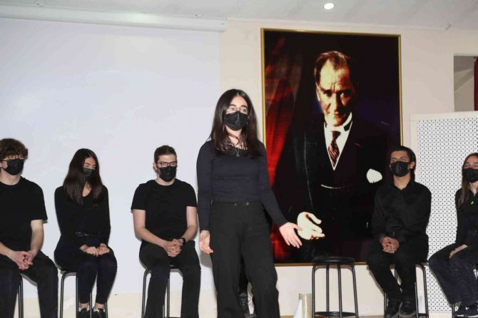 Eskişehir Fatih Fen Lisesi ‘Farkında Mısın?’ İsimli Drama Etkinliği Sahneledi