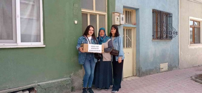 Gediz’de İhtiyaç Sahibi Ailelere Ramazan Paketi