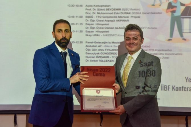 ‘Geleceğin İ̇ş Modeli: Girişimcilik’ Paneli Düzenlendi