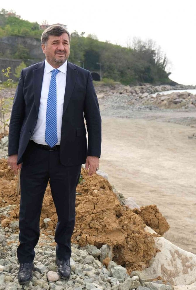 Türkiye’nin En Büyük Balıkçı Barınağında Çalışmalar Sürüyor