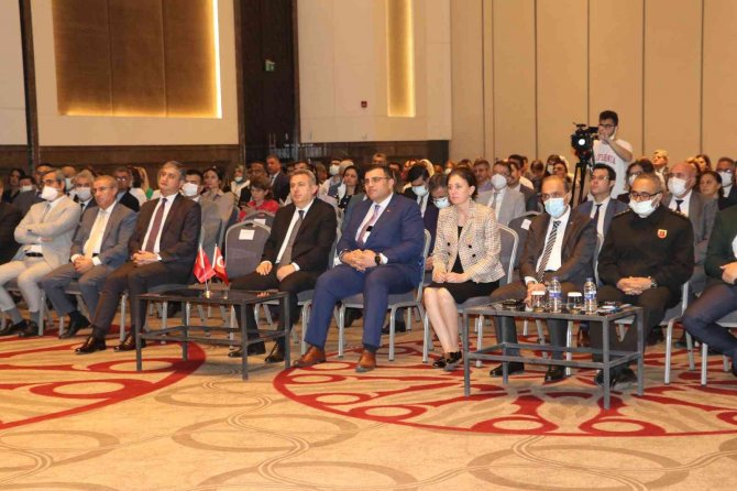 Adana’da Bağımlılıkla Mücadele Çalıştayı Başladı