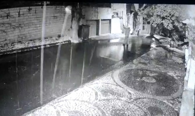 İ̇stanbul’da İş Adamının Villasına Silahlı Saldırı Kamerada