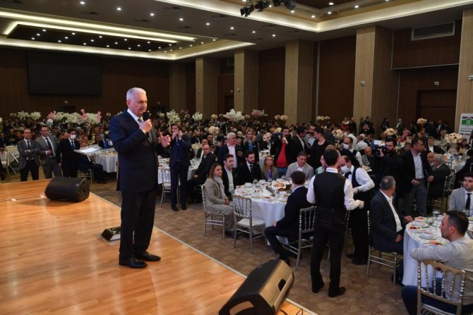 Binali Yıldırım: "Yolları Böleriz, Türkiye’yi Böldürtmeyiz"