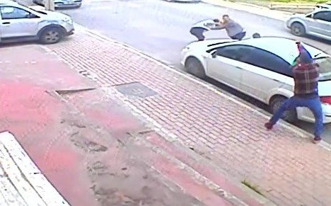 Yediği Tokat Sonrası Kurşun Yağdırdı: 1 Yaralı