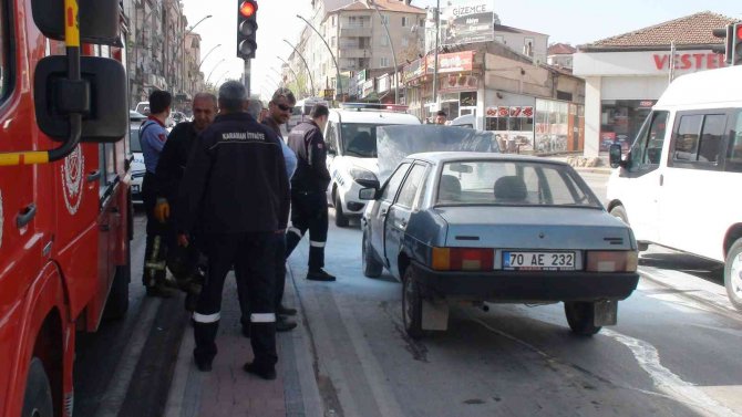 Alev Alan Otomobil Yangın Tüpü Sayesinde Yanmaktan Kurtarıldı