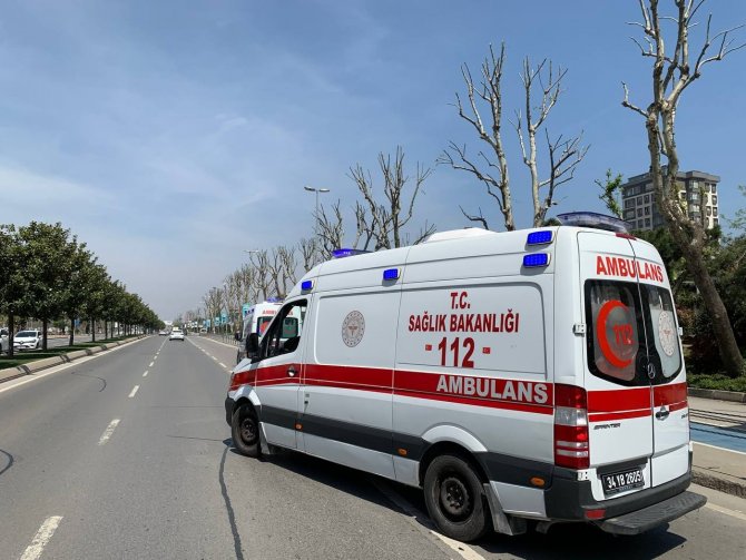 Maltepe’de Feci Kaza: Kontrolünü Kaybeden Sürücü, Seyir Halindeki 3 Araca Çarparak Takla Attı