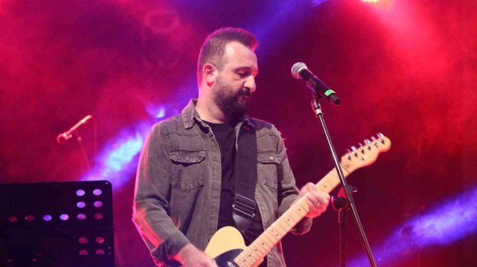 Öğrencisi Olduğu Üniversitede Konser Verdi