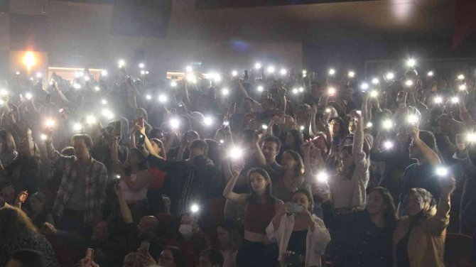 Öğrencisi Olduğu Üniversitede Konser Verdi