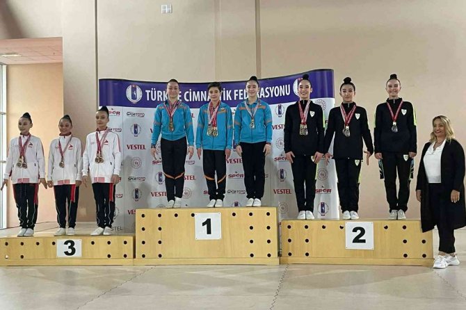 Manisa Bbsk’lı Cimnastikçilerden 12 Madalya