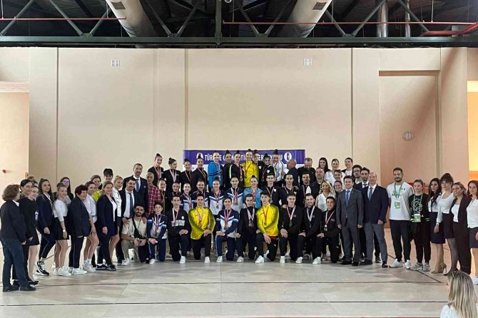 Manisa Bbsk’lı Cimnastikçilerden 12 Madalya