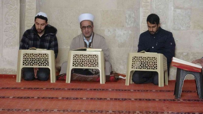 Ramazan Ayında Mardin’de Sakal-ı Şerif’e Yoğun İlgi