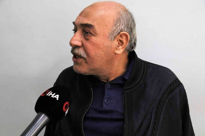 Boş Anından Yararlandığı Kuyumcunun Vitrinindeki Bileziği Çalıp Kaçan Hırsız Kamerada