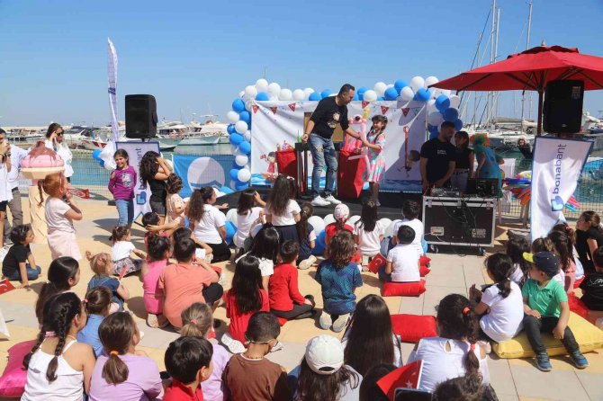 Mersin’deki ’Çocuk Şenliği’ Renkli Görüntülere Sahne Oldu