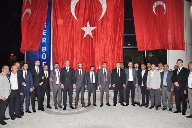 Cumhur İ̇ttifakı Mhp’nin İftarında Buluştu