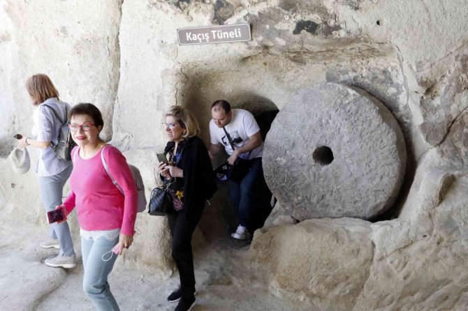 Yunan Turistlerin Kayaşehir’e İlgisi Devam Ediyor