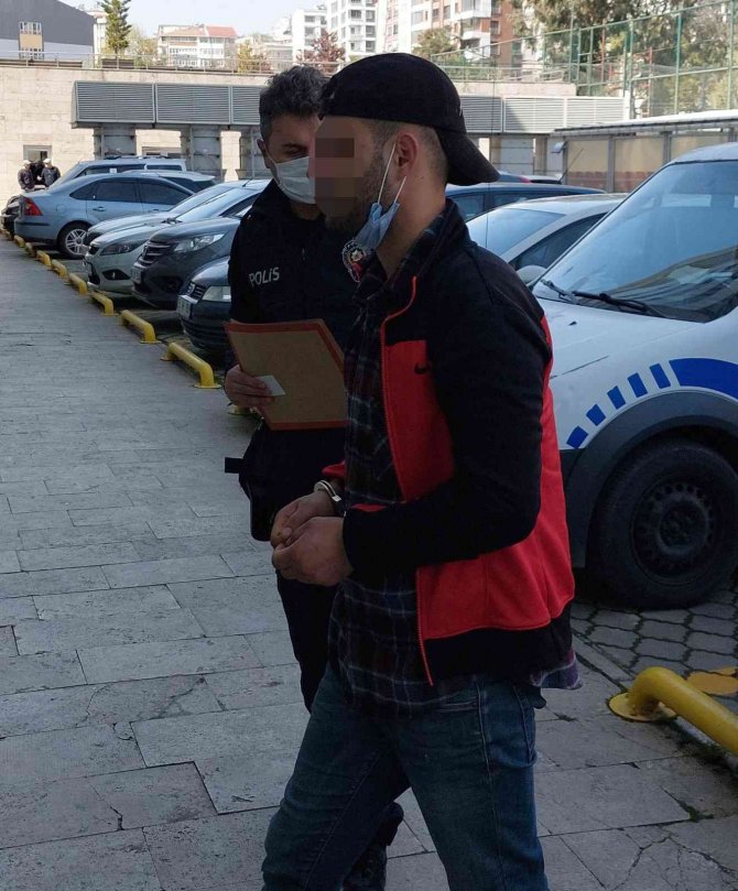 Bayılınca Kaldırıldığı Hastanede Başka Hastanın Parasını Çaldı