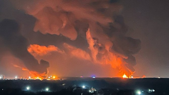 Ukrayna Sınırındaki Rus Petrol Tesislerinde Büyük Yangın
