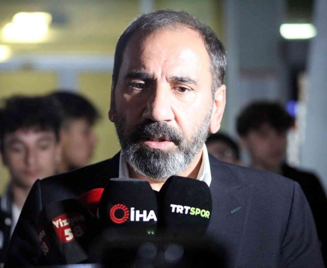 Mecnun Otyakmaz: "Güçlü Bir Takımı Yendik, Mutluyuz"