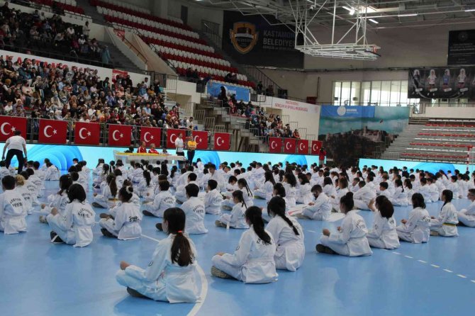 Geleceğin Tekvando Şampiyonları Kuşak Bağladı