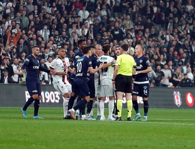 Spor Toto Süper Lig: Beşiktaş: 0 - Kasımpaşa: 2 (İ̇lk Yarı)