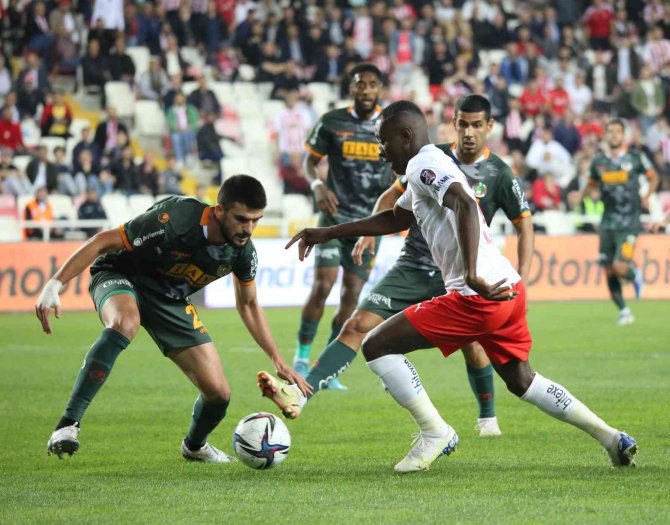Spor Toto Süper Lig: Sivasspor: 0 - Aytemiz Alanyaspor: 0 (İ̇lk Yarı)