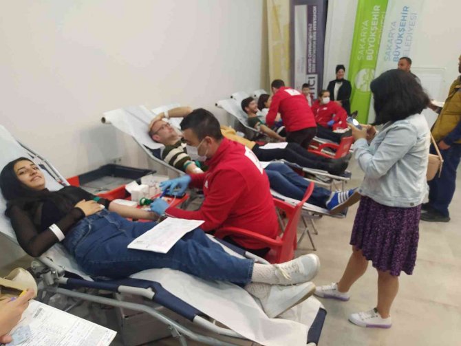Subü Öğrencilerinden Kan Ve Kök Hücre Bağışı