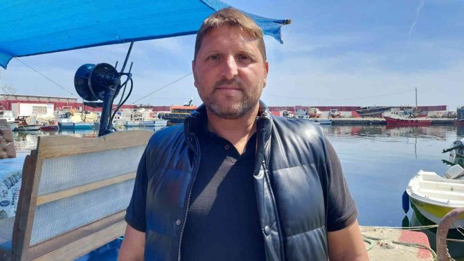 Marmara Denizi Yine Turuncuya Büründü: Bu Kez Denizanaları Da Var