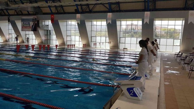 Anali̇g Yüzme Yarışları Karabük’te Sona Erdi