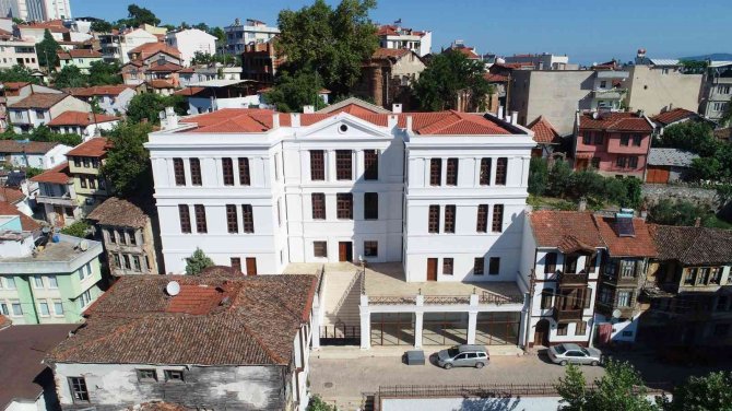 Muazzez İ̇lmiye Çığ’ın İsmi, Taş Mektep Akademi’de