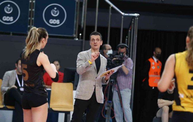 Vakıfbank, Sultanlar Ligi’nde Finalde