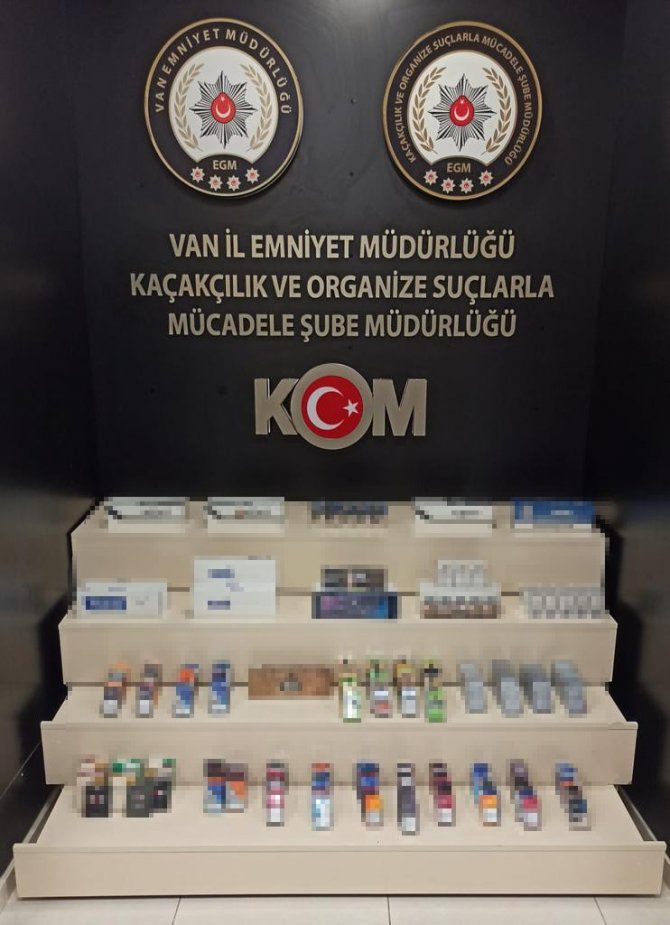 Van’da Kopya Düzeneği Ve Gümrük Kaçağı Malzemeler Ele Geçirildi