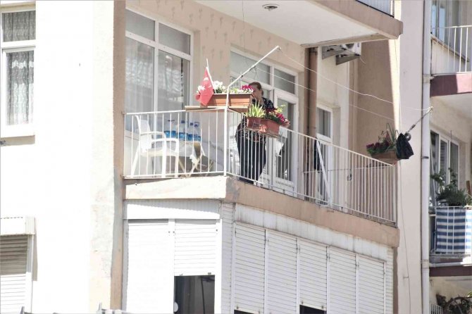 Madde Bağımlılarının Kullandığı Metruk Bina Alev Alev Yandı