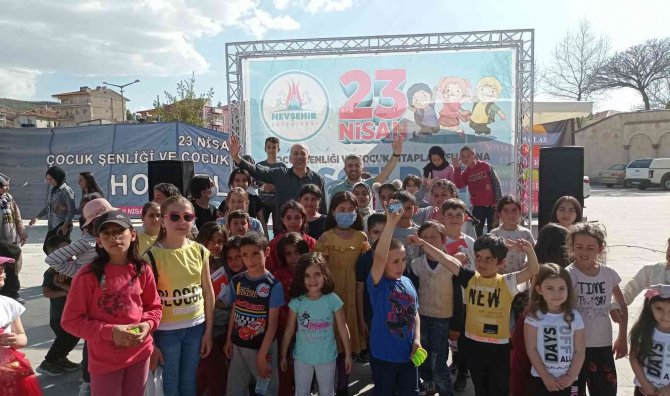 Yazar Yazgan Ve Baran Okurlarıyla Buluştu