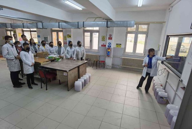 Fabrika Gibi Okul, 25 Çeşit Ürünle 3.3 Milyon Lira Ciro Elde Ettiler