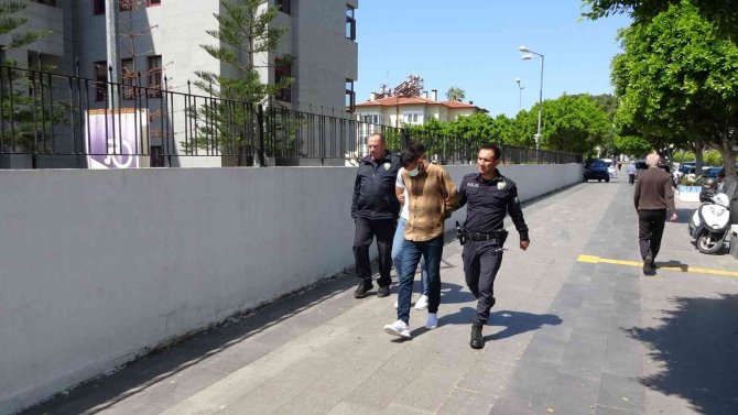 Villadan 340 Bin Tl’lik Soygun Yapan Şüpheliler 24 Saat Geçmeden Yakalandı