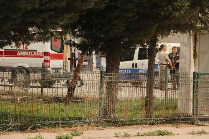 Hayvan Kesimi Bırakıp Kavgaya Tutuştular