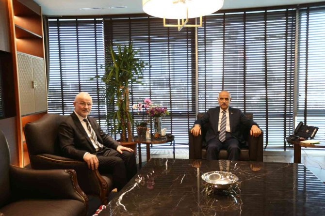 Rektör Ünal’dan Bakan Kirişci’ye Kenevir Ve Manda Brifingi