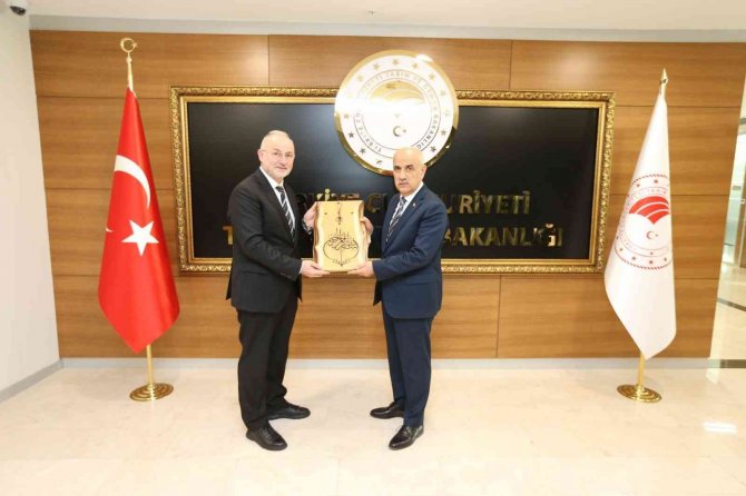 Rektör Ünal’dan Bakan Kirişci’ye Kenevir Ve Manda Brifingi