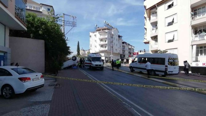 Otomobilin Çarptığı Kadın Hayatını Kaybetti, Eşi Torununa Sarılarak Ağladı