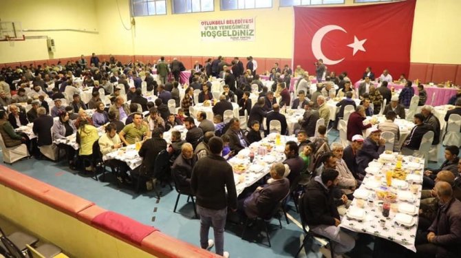 Başkan Pekmezci, Otlukbeli’nde Düzenlenen İftara Katıldı