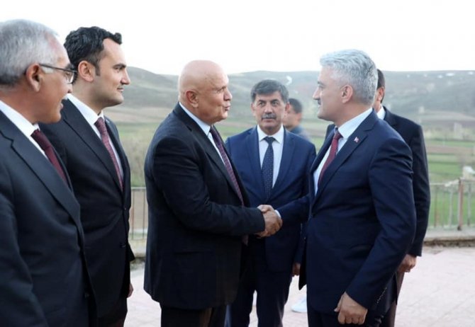 Başkan Pekmezci, Otlukbeli’nde Düzenlenen İftara Katıldı