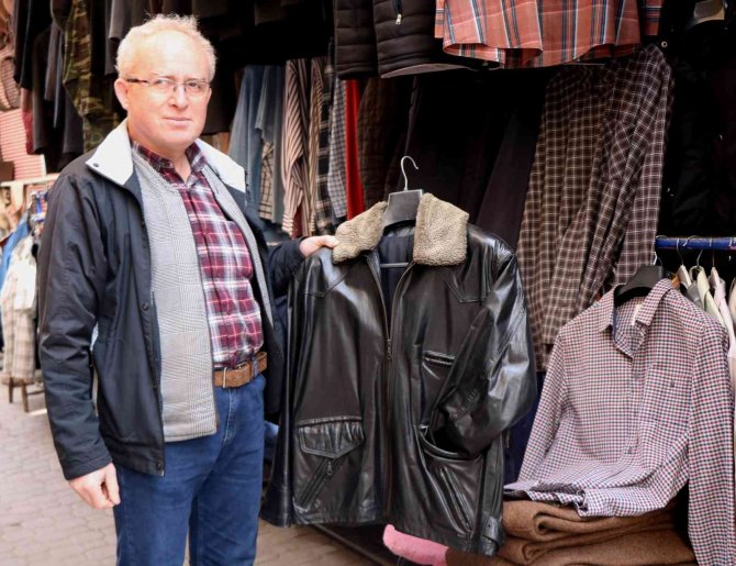 Gençler 80 Ve 90’ların Kıyafetlerine İlgi Gösteriyor