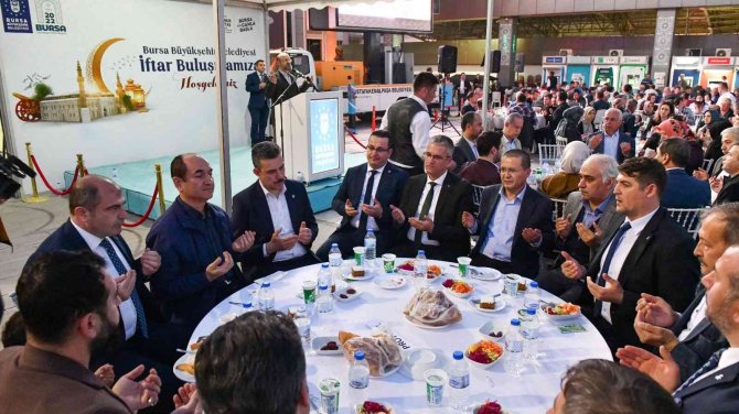 İ̇ftar Sofralarının Ortak Duası: ’Birlik Ve Beraberlik’