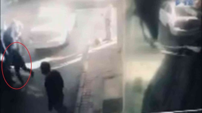 Bursa’da Bir Kadını 3 Çocuğunun Gözü Önünde Böyle Darp Ettiler .