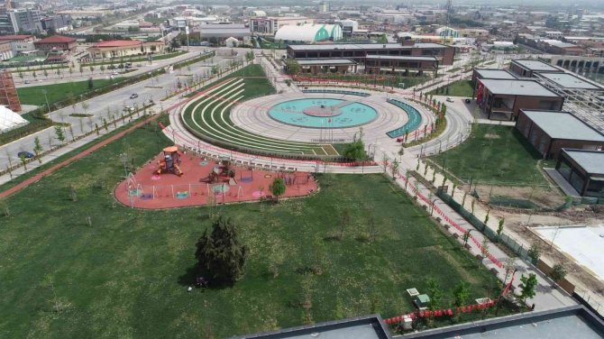 Balıkesir’de Çamlık Ve Avlu Bayrama Hazır