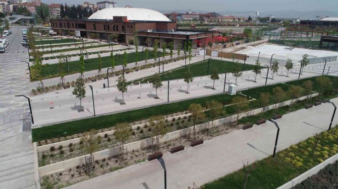 Balıkesir’de Çamlık Ve Avlu Bayrama Hazır