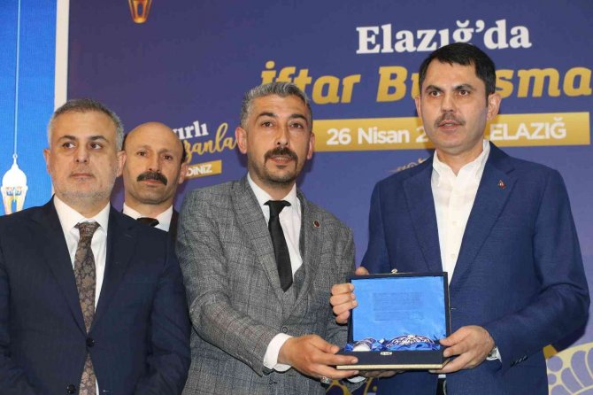 Bakan Murat Kurum: “Liderimiz Recep Tayyip Erdoğan’a Kast Edenlere, Onu Tehdit Edenlere Diyoruz Ki, Milletin İradesine Tehdit Sökmez”