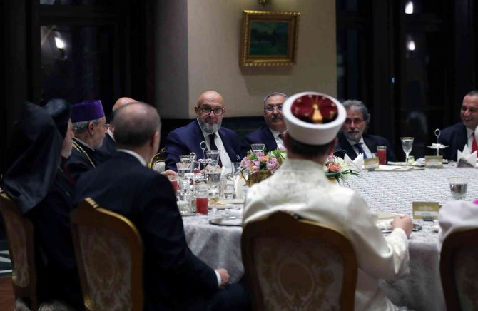 Cumhurbaşkanı Erdoğan Dini Azınlık Temsilcileri İle İftar Yaptı